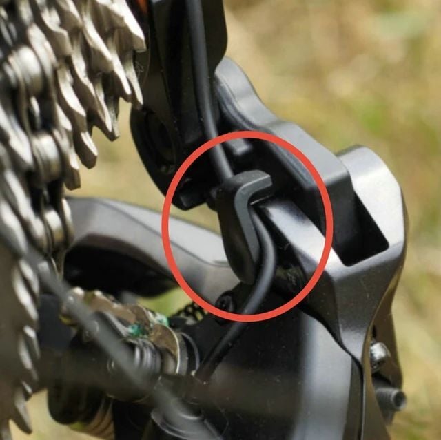 Shimano Arka Vites Değiştirici Kablo Klipsi - GRX / 105 / Ultegra / Dura Ace Di2 12s