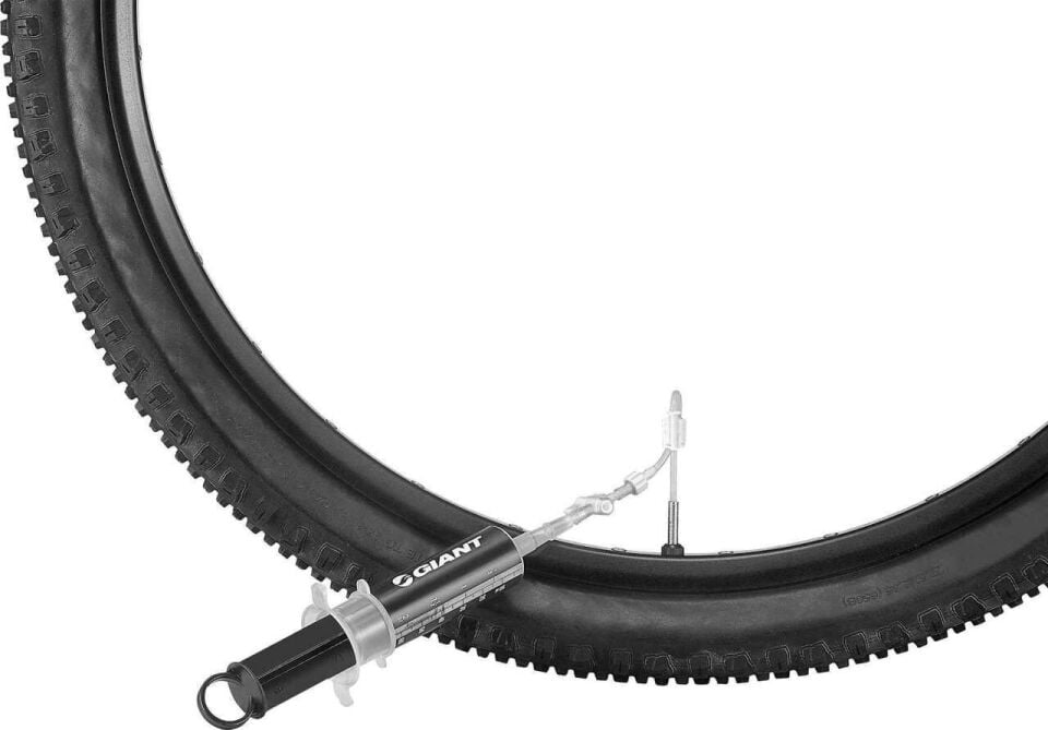 Giant Tubeless Sıvısı Kontrol ve Uygulama Şırıngası