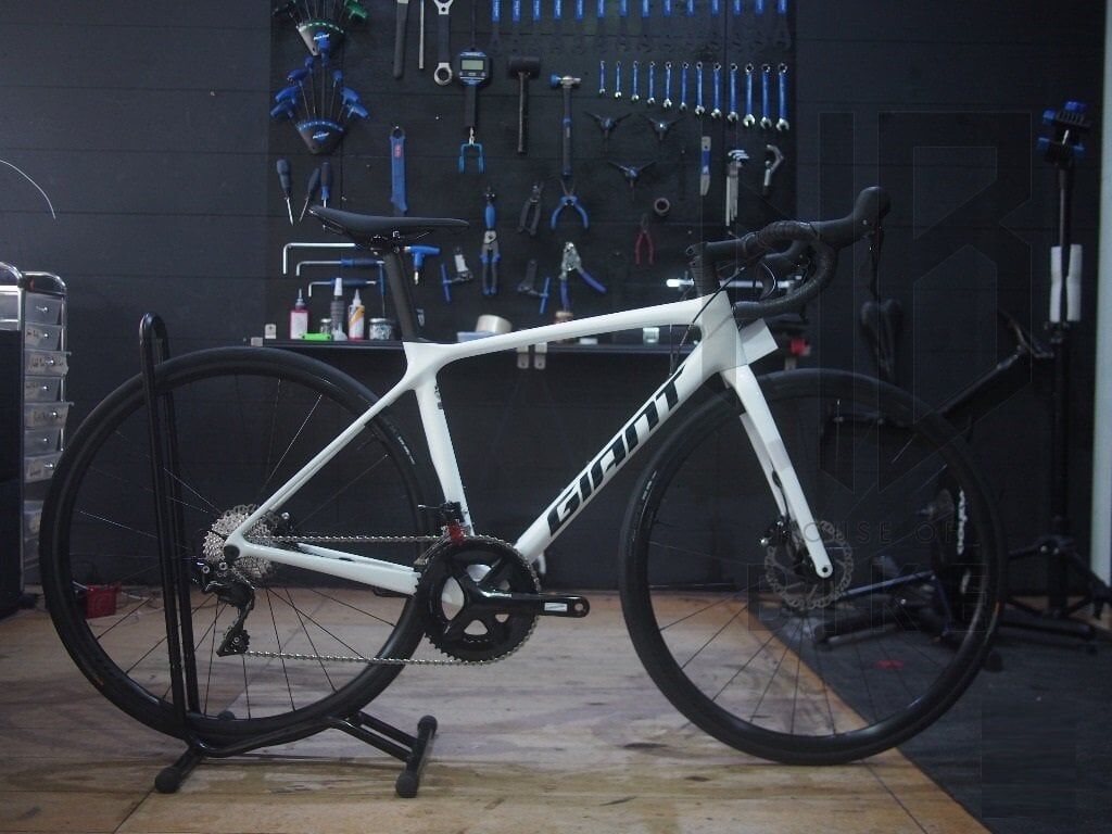 GIANT TCR ADVANCED 2 DISC PRO COMPACT WHITE 2021