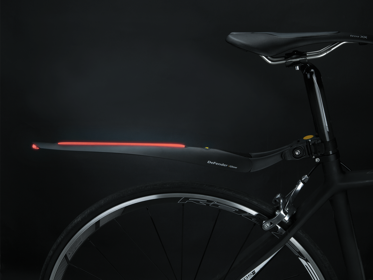DEFENDER™ iGLOW® LED IŞIKLI ARKA ÇAMURLUK